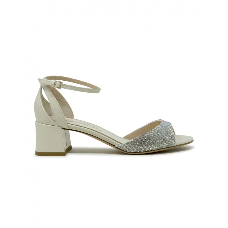 NINALILOU 351022B5/23 IVORY PATENT SANDALS