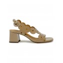 CHIE MIHARA MOKA PATENT LEATHER LEIDE SANDALS