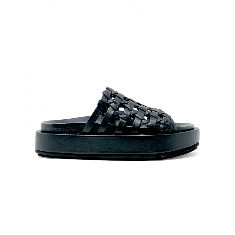PALOMA BARCELO 26-6401 BLACK LEATHER NADIRA FLAT SANDALS