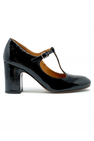 CHIE MIHARA BLACK PATENT LEATHER MADAM SHOES